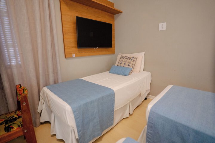 Room 45 of 175