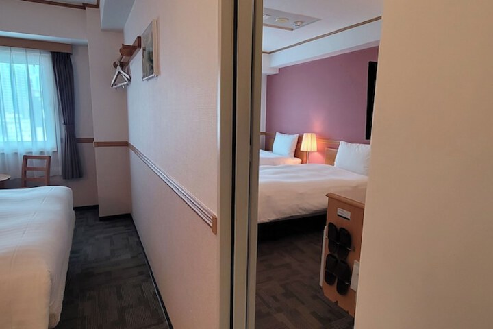 Room 18 of 40