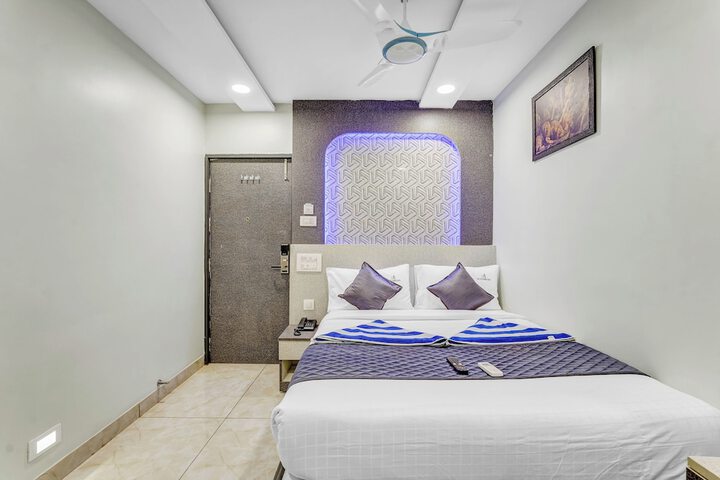 Room 6 of 38