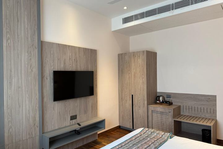 Room 3 of 15