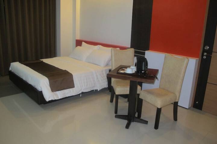 Room 8 of 39