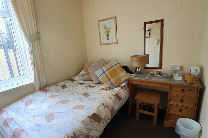 Room 22 of 97