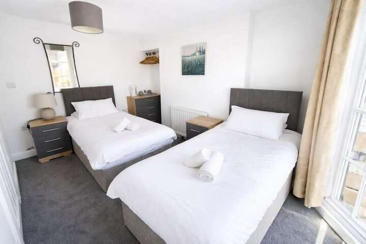 Room 12 of 21
