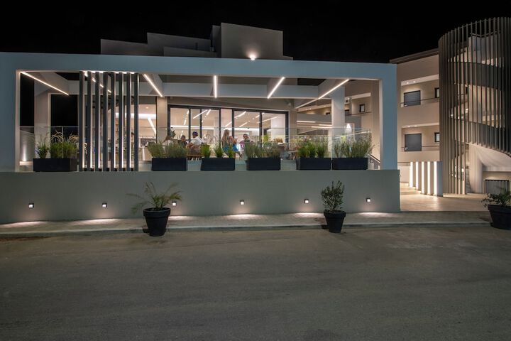 Hotel 146 of 152
