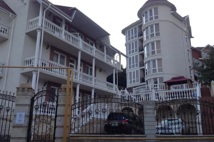 HOTEL WELES