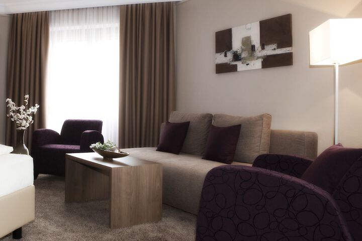 Room 3 of 36