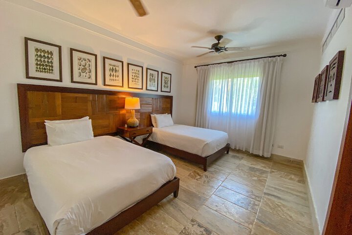 Room 23 of 219