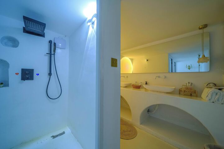 Room 113 of 171