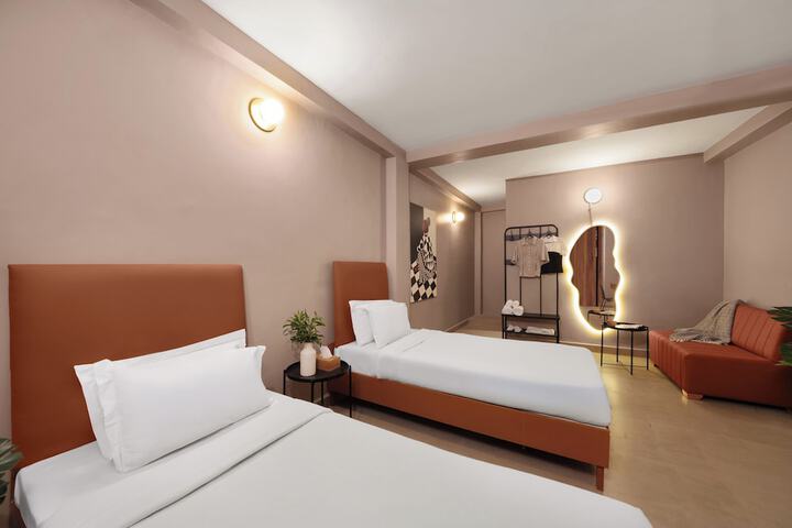 Room 3 of 40