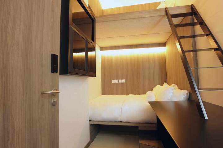 Room 27 of 180