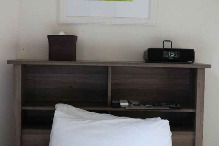 Room 11 of 32