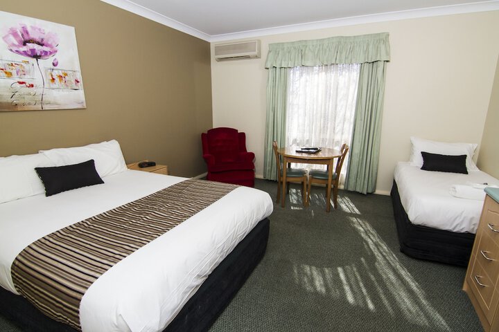 Room 6 of 35