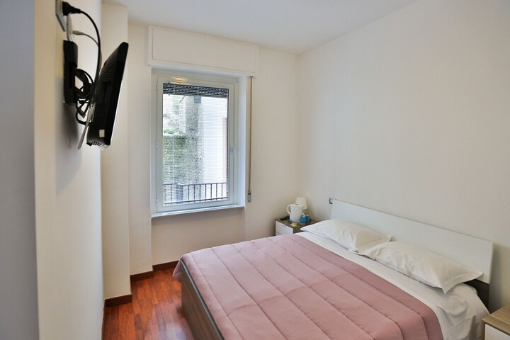 Room 4 of 87