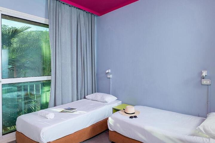 Room 20 of 115