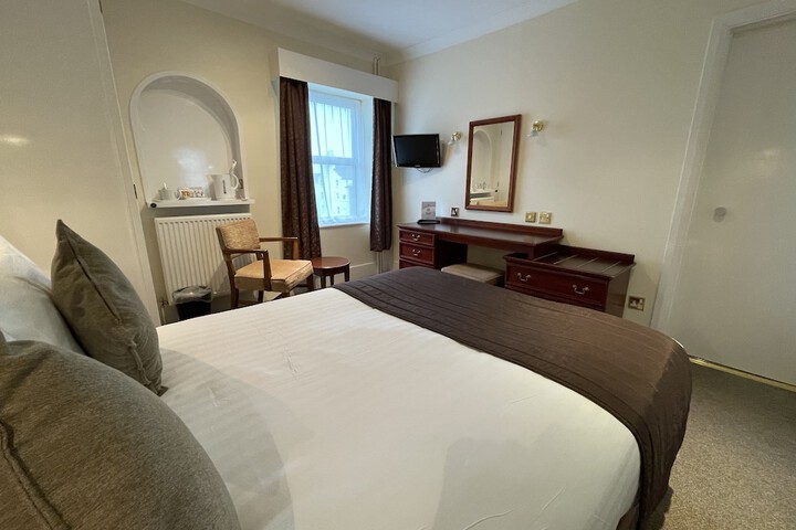 Room 33 of 256