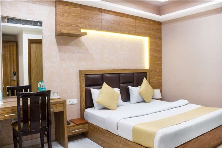 Room 7 of 38