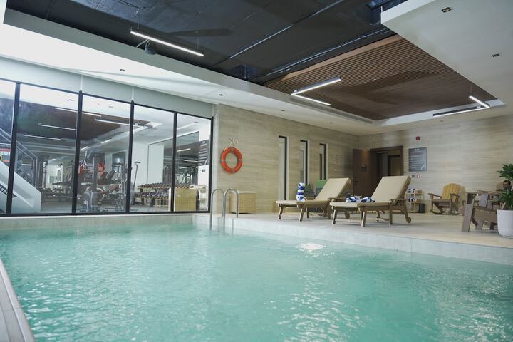 Pool 28 of 40