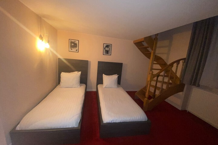 Room 8 of 58