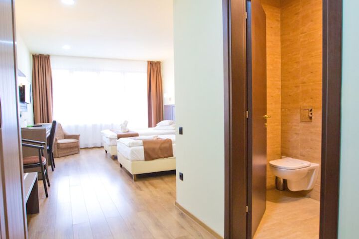 Room 45 of 106