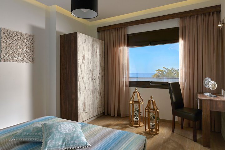Room 30 of 52