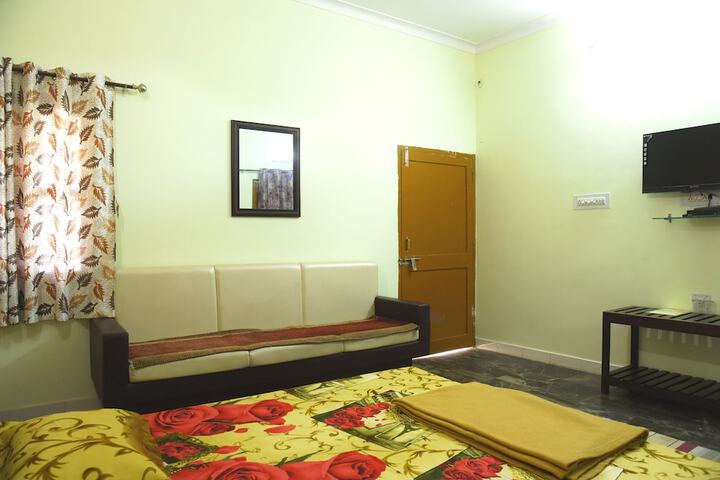 Room 4 of 35