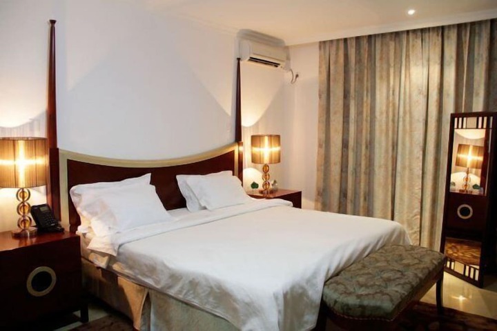 Room 9 of 21