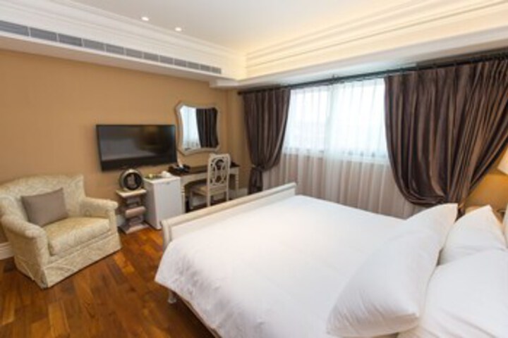 Room 84 of 122