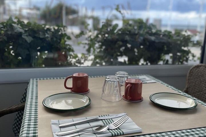 Dining 56 of 72