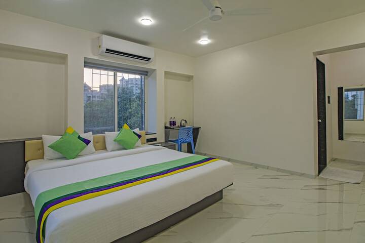 Room 12 of 31