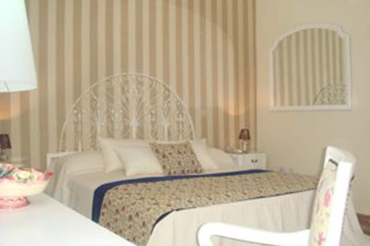 Room 18 of 34