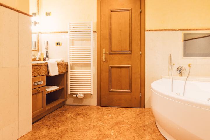 Room 114 of 261