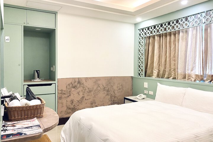 Room 8 of 31