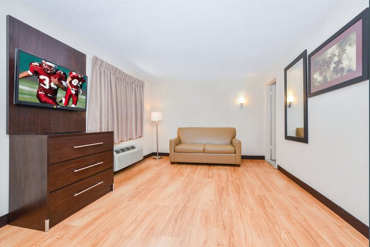 Premium King Bed Kitchenette (2 of 5)