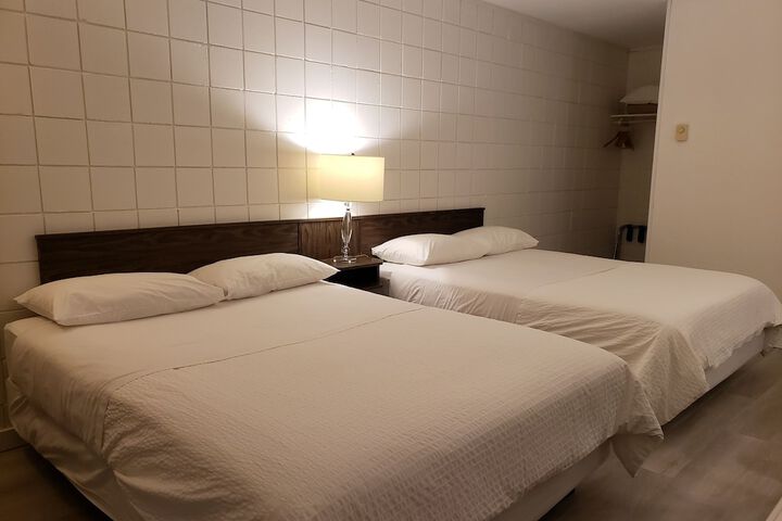 Room 25 of 81