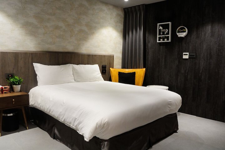 Room 83 of 119