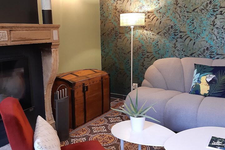 Guest Lobby