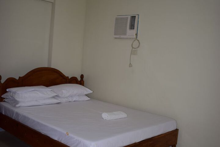 Room 18 of 37