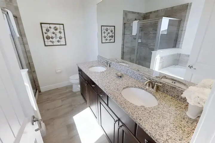 Room 9 of 23