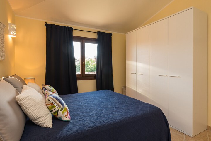 Room 6 of 104