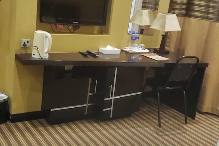 Room 15 of 74