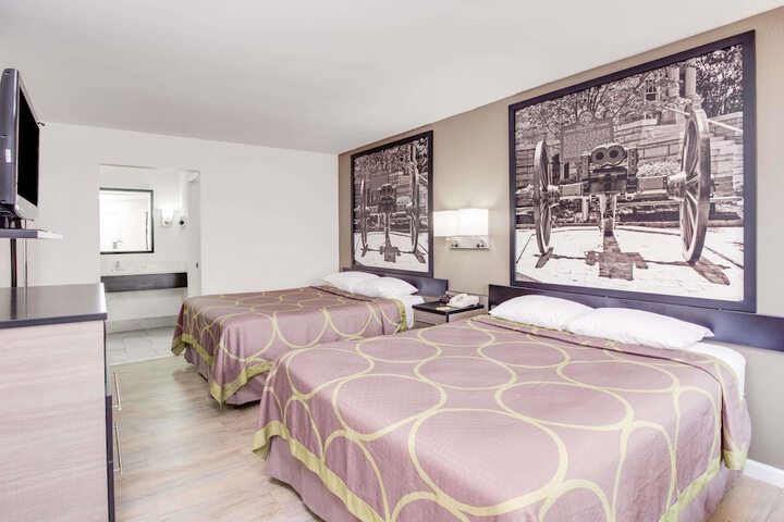 2 Queen Beds (6 of 6)