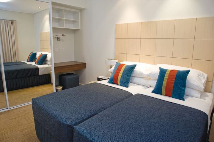 Room 8 of 28