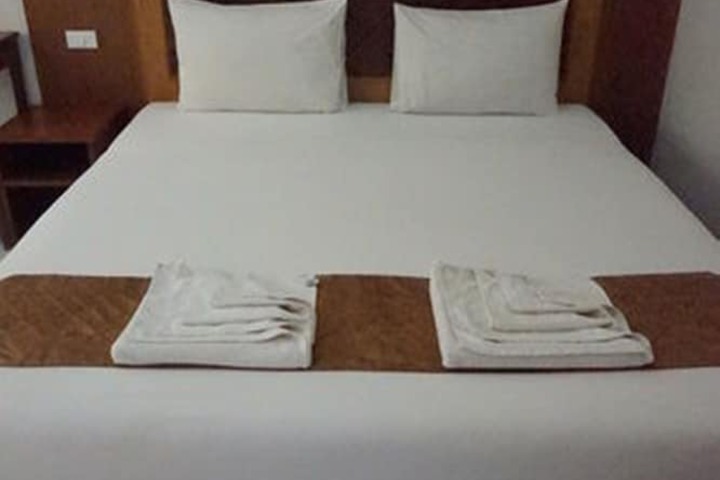 Room 19 of 80