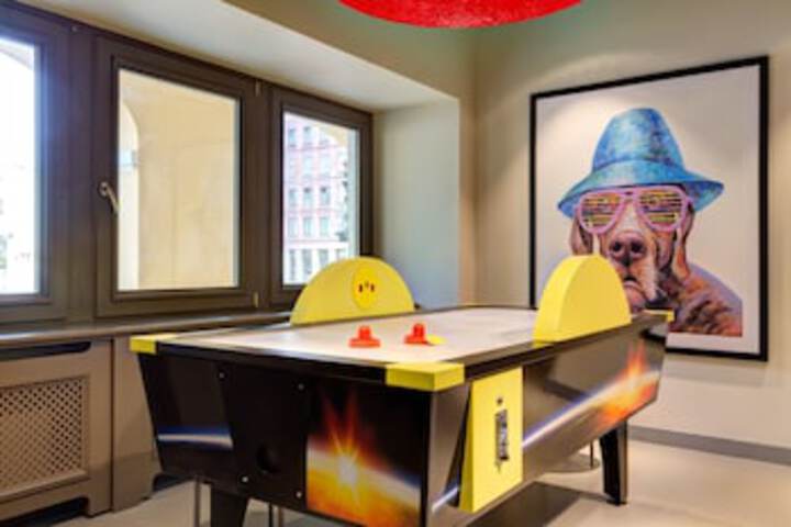 HOLIDAY INN ST PETERSBURG THEATRE SQUARE