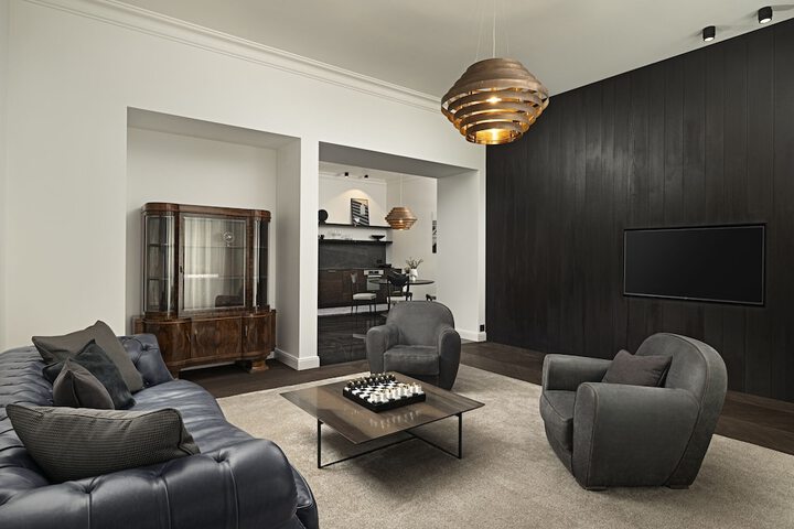 Room 32 of 51