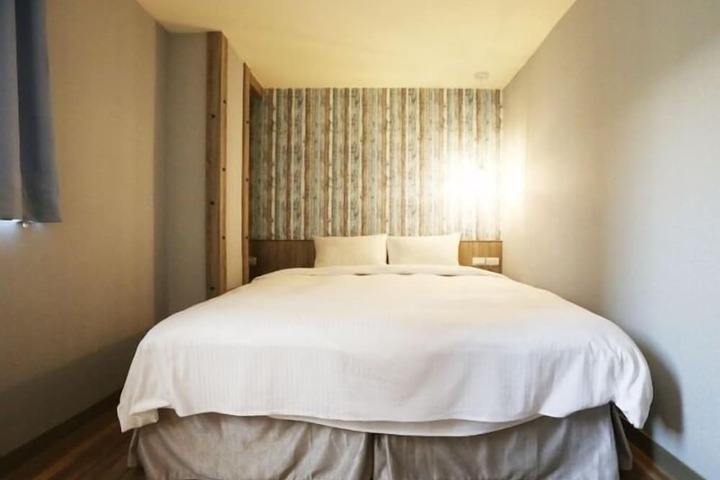 Room 13 of 50