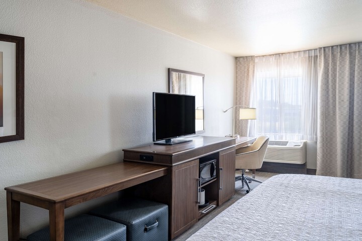 Room 15 of 33