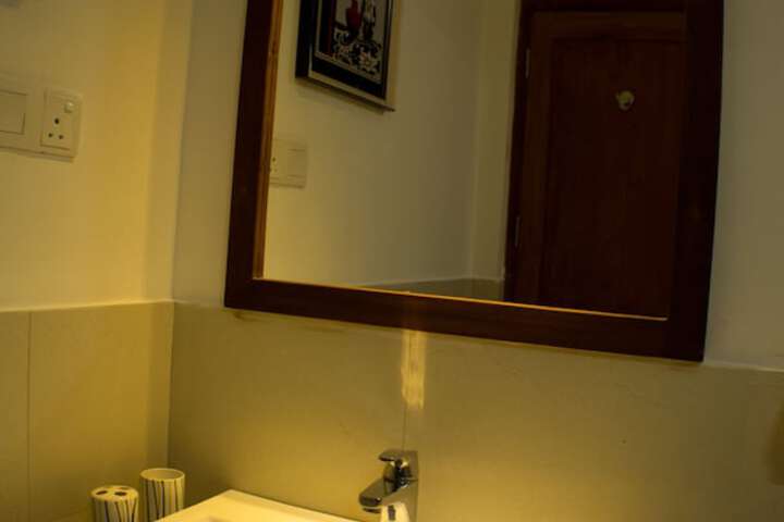 Room 24 of 65