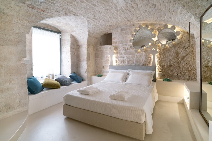 Room 10 of 74