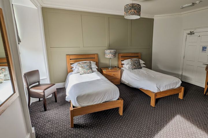 Room 10 of 31